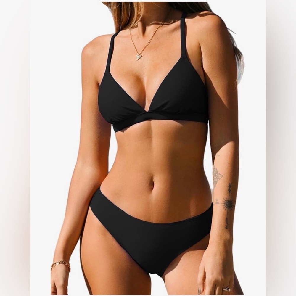 CUPSHE Bikini Women Large black Two Piece Swimsuit Low Rise Crisscross Back